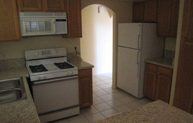 2nd Story Condo in gated community close to the pool.