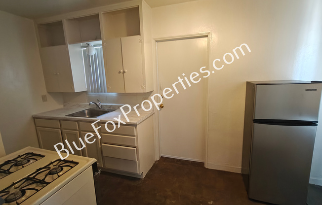 331 N CHERRY AVE