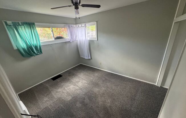 2 beds, 1 bath, $1,000