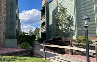 Main level 2 Bedroom Condo in Rockrimmon