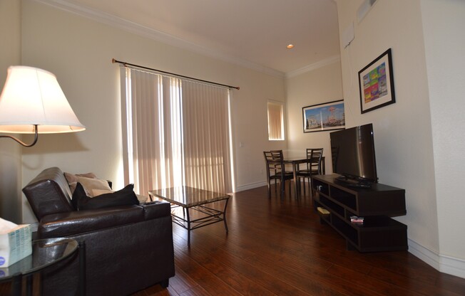 Meridian - Top-Floor 1 Bedroom | 1 Bath with City Views