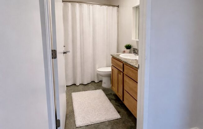 1 bed, 1 bath, 666 sqft, $999, Unit 4-104