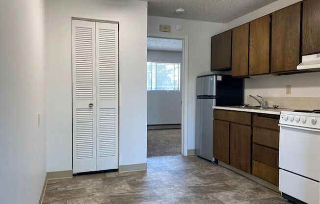 1 bed, 1 bath, 650 sqft, $995