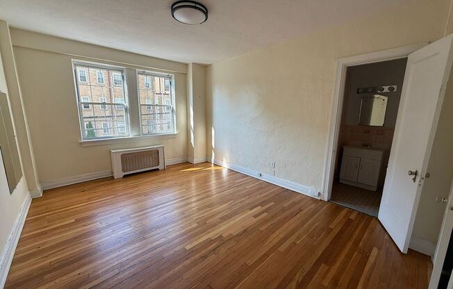 2 beds, 2 baths, 1,303 sqft, $2,200, Unit New King Edward 202