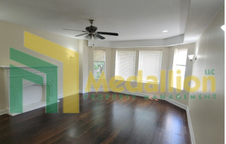 2 beds, 1 bath, $1,400, Unit 8330 South Maryland Avenue - 3N