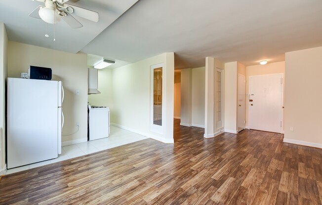 Spacious & Bright Junior One Bedroom at River Place West