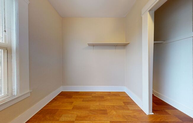 2 beds, 1 bath, $2,445, Unit 209
