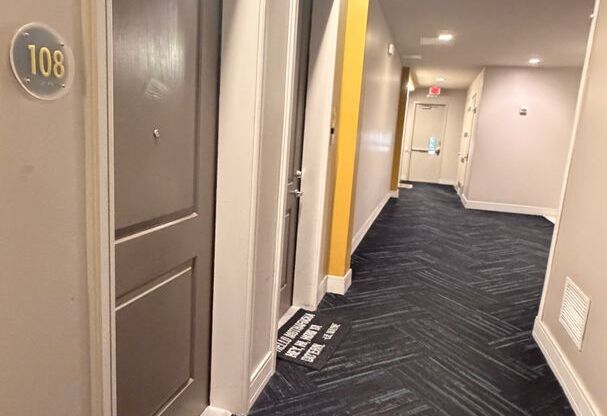 1 bed, 1 bath, 639 sqft, $1,867.95, Unit 214