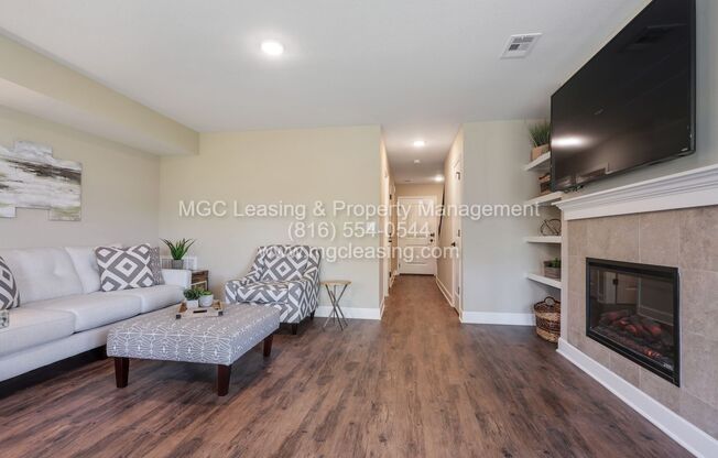 9312 9318 N MAIN ST