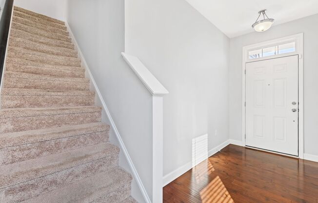 Bright & Spacious End-Unit Townhome in Flowers Plantation