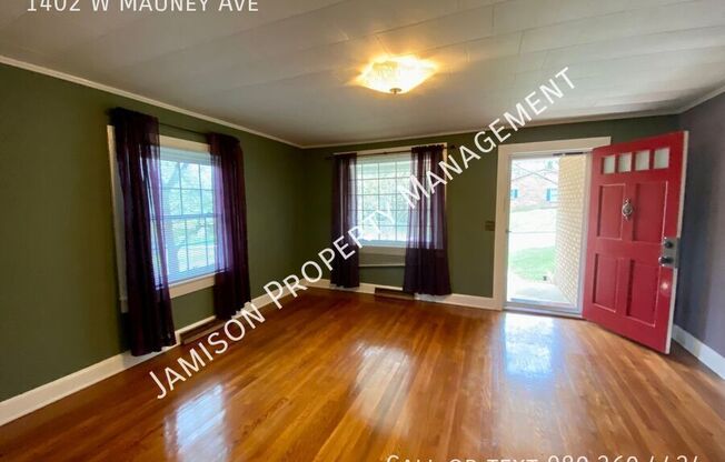 1402 W MAUNEY AVE