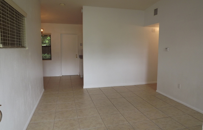3/1 House w/ 1-Car Garage near Millenia Mall