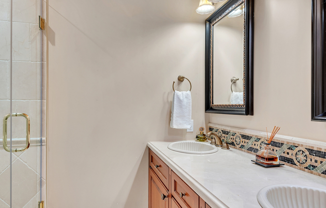 2 beds, 3 baths, 1,554 sqft, $25,000, Unit 1015/1018