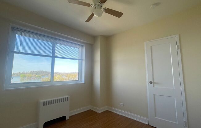 2 beds, 1 bath, $1,150, Unit 0609