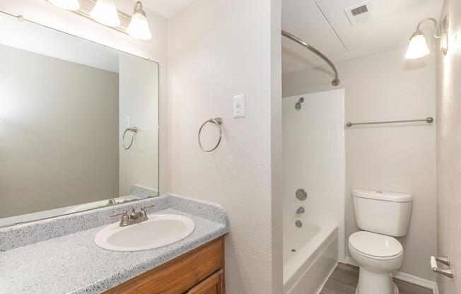 1 bed, 1 bath, 609 sqft, $799