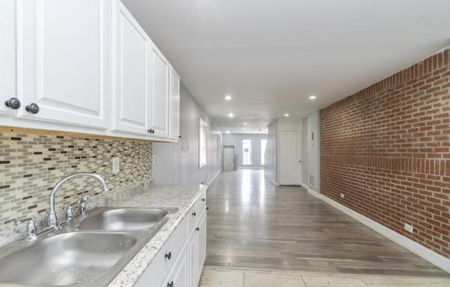 2018 N MONROE ST