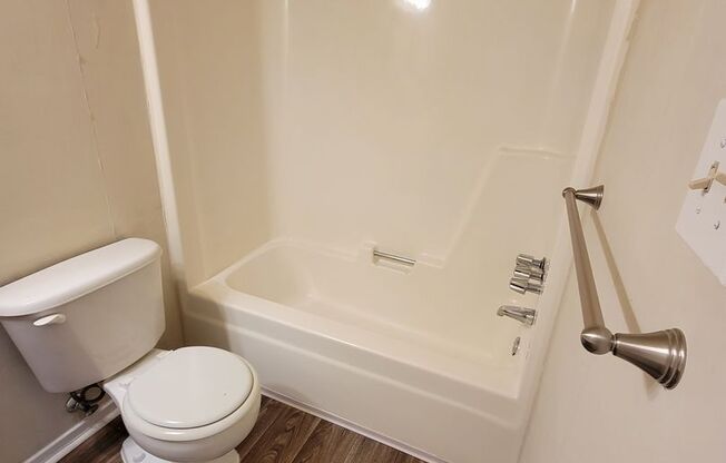 1 bed, 1 bath, 675 sqft, $975, Unit 210 P