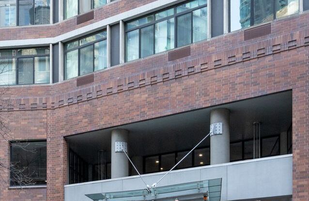 Streeterville Upgraded 2b/2b High-rise Condo