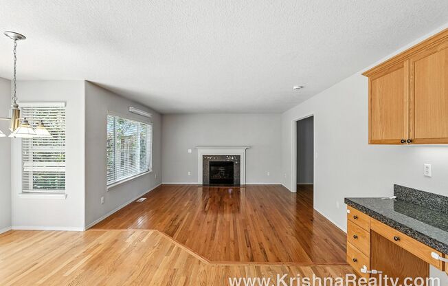 Charming 4 BD* 2.5 BA* Single Family Home Available in Arbor Ridge Community *Spectacular Location* Mins to Intel/Nike & Downtown!