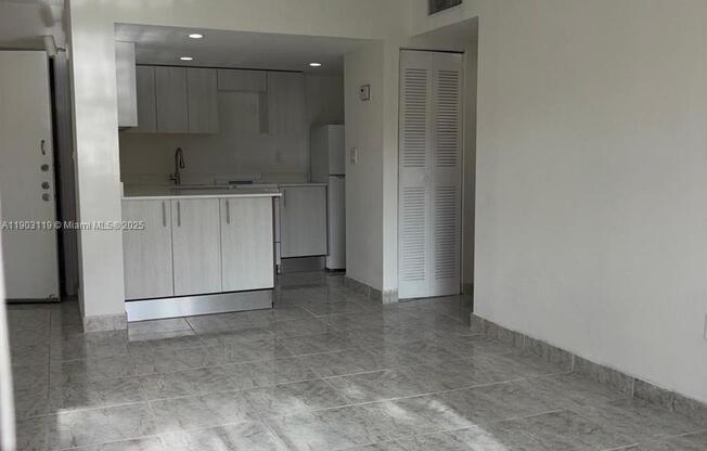 4265 NORTHWEST S TAMIAMI CANAL DR