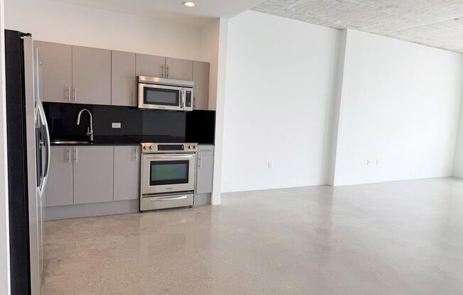 Studio, 1 bath, 962 sqft, $3,150, Unit Unit 505