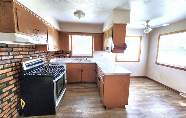 DKR - 10911/10913 W Langlade St