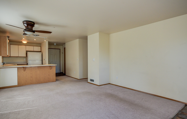 2 beds, 1.5 baths, $1,900