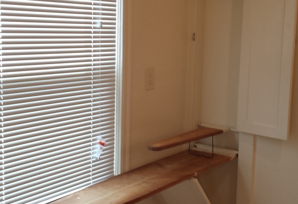 Studio, 1 bath, 450 sqft, $1,695, Unit 14