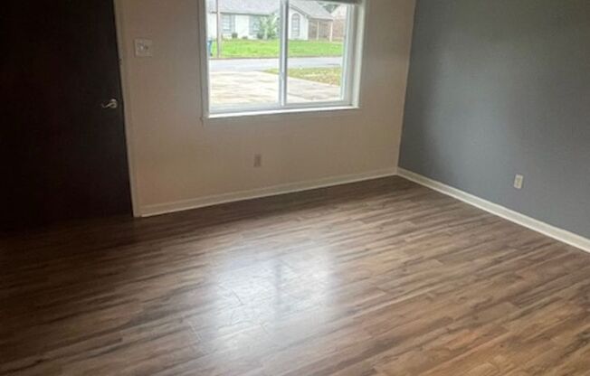 3 beds, 1 bath, $1,325