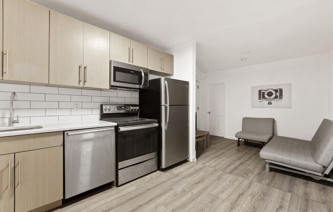 207 W 136 ST