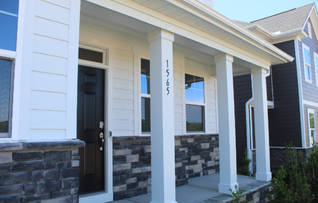 1565 GOLDFINCH PERCH LN