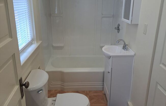 4 Bedroom near Lakeside Park