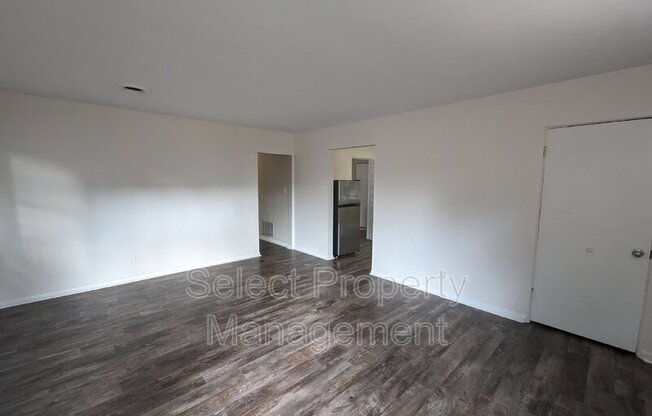 1127 PEMBERTON DR