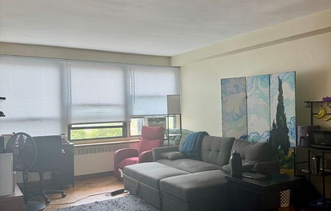 1 bed, 1 bath, 700 sqft, $1,750, Unit 418-1008