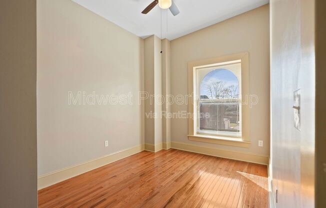 2 beds, 1 bath, 761 sqft, $1,250, Unit 116