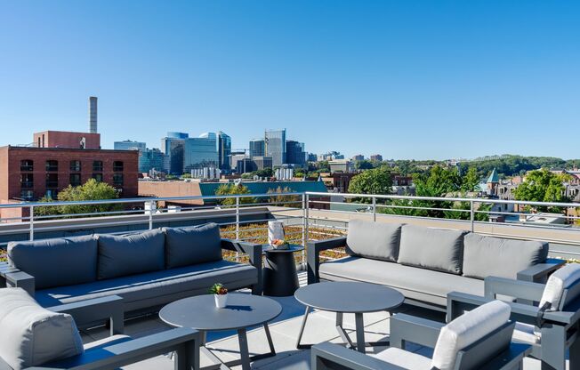 1 bed, 1 bath, $2,800, Unit 214