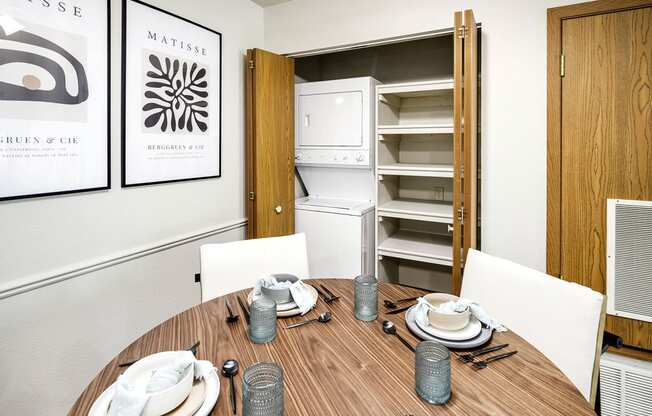 One and two bedroom apartment homes with efficient appliances, in-unit washer & dryer, walk-in closets, and some updated units available at Somerset Apartments in Lincoln, NE