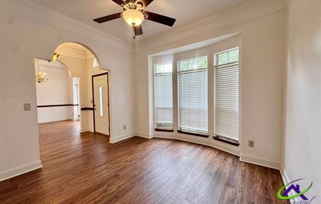 1127 Alderly Lane