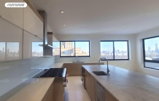 6 beds, 4.5 baths, 6,000 sqft, $55,000, Unit PHA