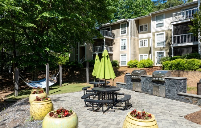 Lake House at Martin's Landing | Roswell, GA | Outdoor Picnic & Grilling Area