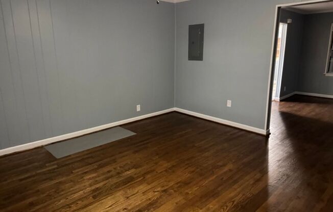 3 beds, 1 bath, $1,095