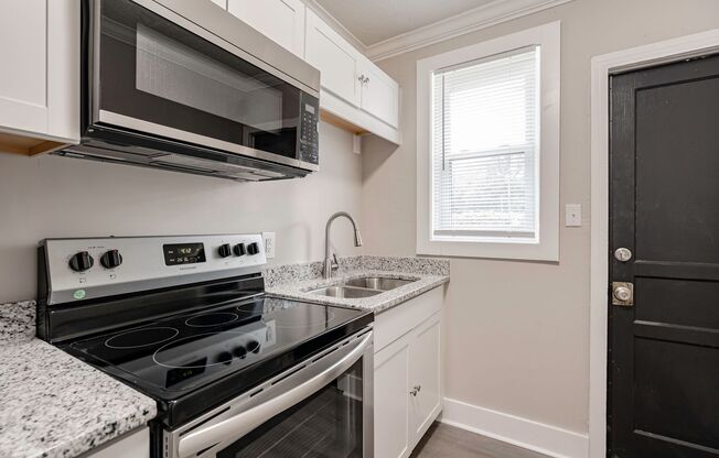 Charming Apartment Downtown Columbia - Housing Vouchers Accepted!