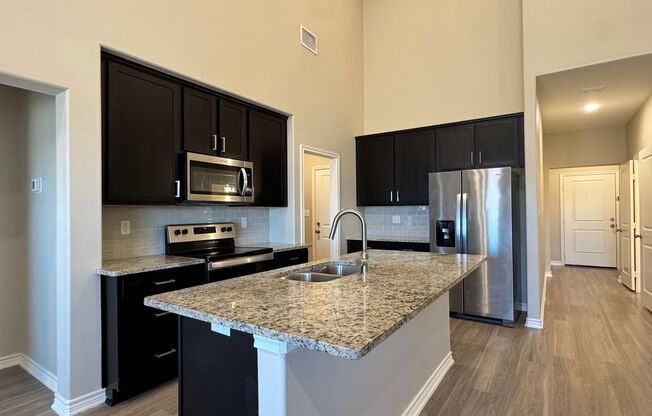 3 beds, 2.5 baths, 1,382 sqft, $1,795, Unit Unit 200