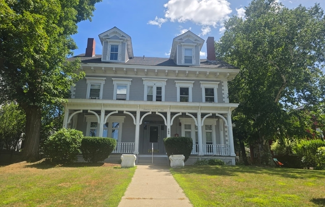 286 S MAIN ST