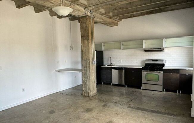 1 bed, 1 bath, 620 sqft, $1,995, Unit 42