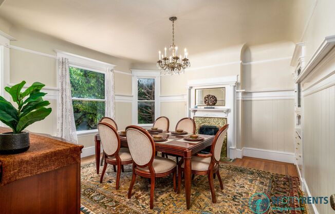 Cole Valley/Haight: Unfurnished Edwardian Flat w/ in-unit W/D
