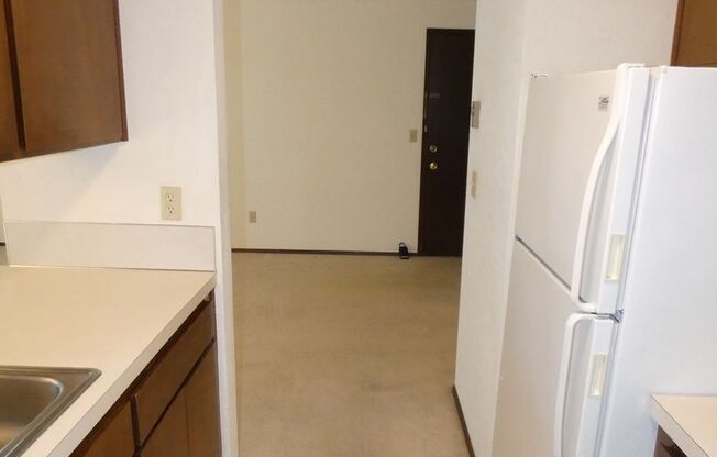 2 beds, 1 bath, $1,450, Unit Unit 05