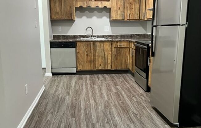 Spacious 2-Bedroom Apartment for Rent in Chesterton – Prime Location and Comfort