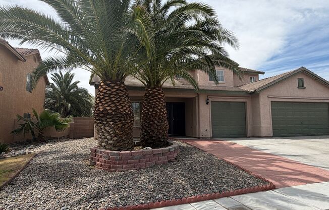 LARGE 5 BDRM HOME W/ 3 FULL BATHS.