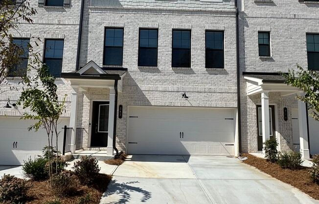 Beautiful 3 Bedroom 3.5 Bath Townhome in Lawrenceville.